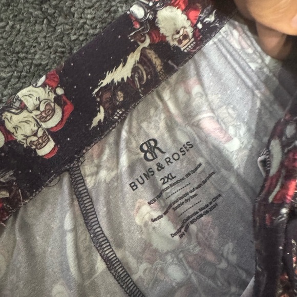 Bums & Roses - Picture 4 of 4